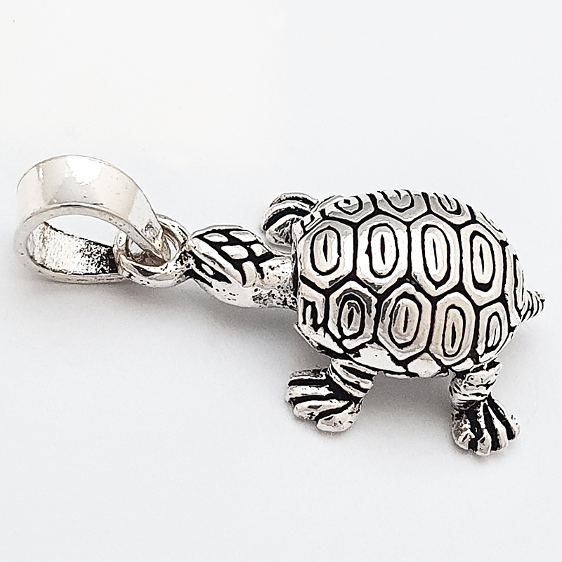 Petit pendentif tortue