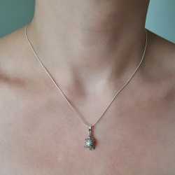 Small turtle pendant 