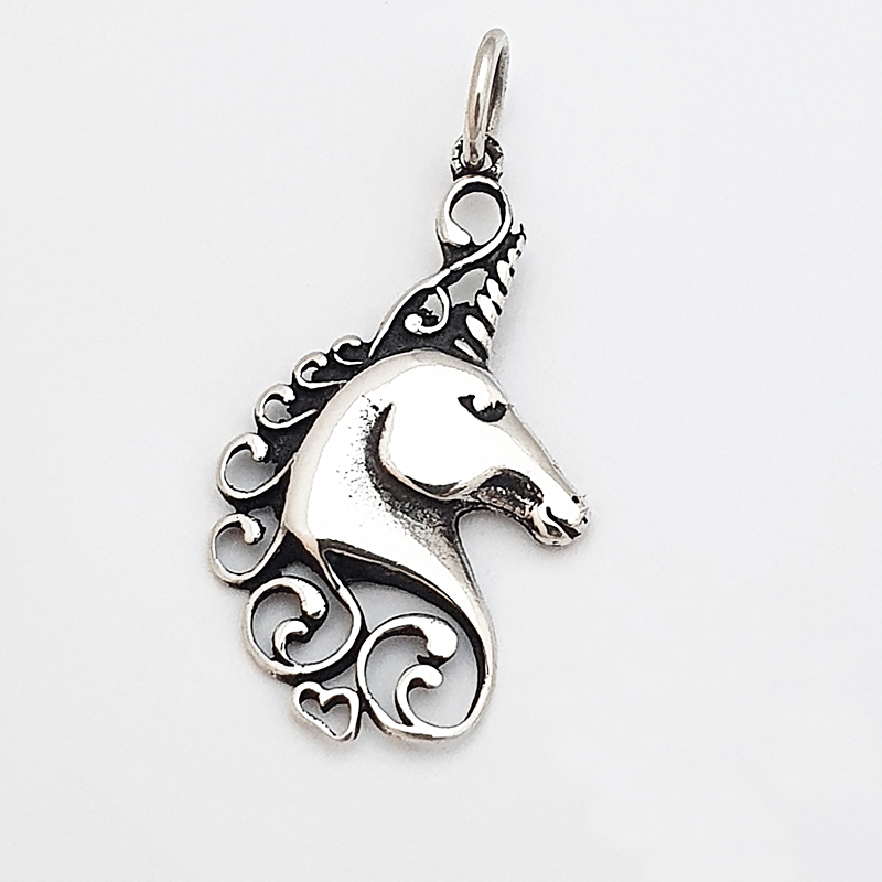 Pendentif argent tête de licorne (unicorne) coeur