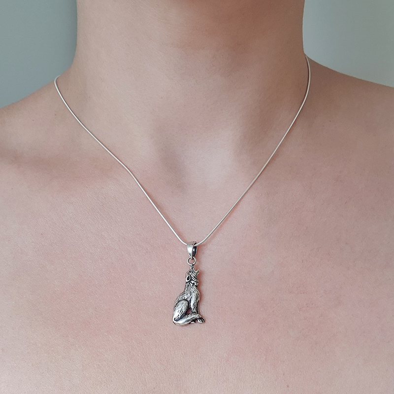 Pendente Di Lupo Che Ulula In Argento 925