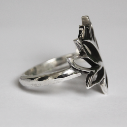 Rose and leaves ring