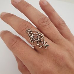 Long silver ring with flowers