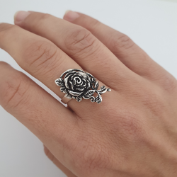 Rose and leaves ring