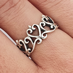 Hearts ring