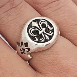 Anillo de la flor del lirio 