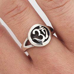 Ring Om, Aum, Ohm 