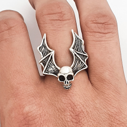 Bague argent tête de mort ailes