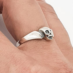 Small skull ring