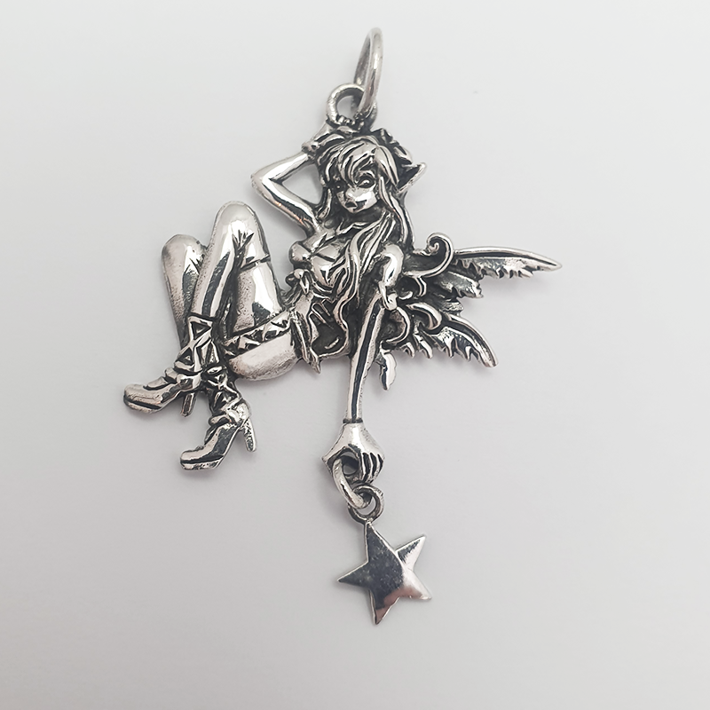 Pendentif fée mutine