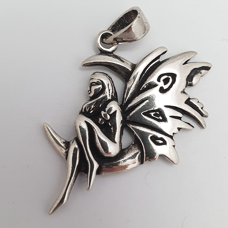 Pendentif Fée sur la lune