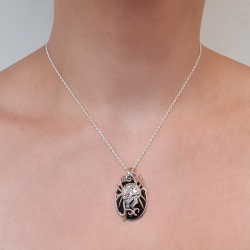 Pendant Skull and removable Onyx