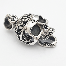 Skull pendant articulated