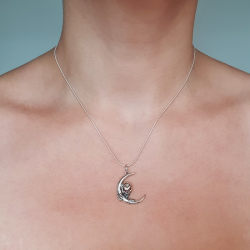 Pendant skull and moon