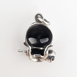 Pendentif tête de mort et rose