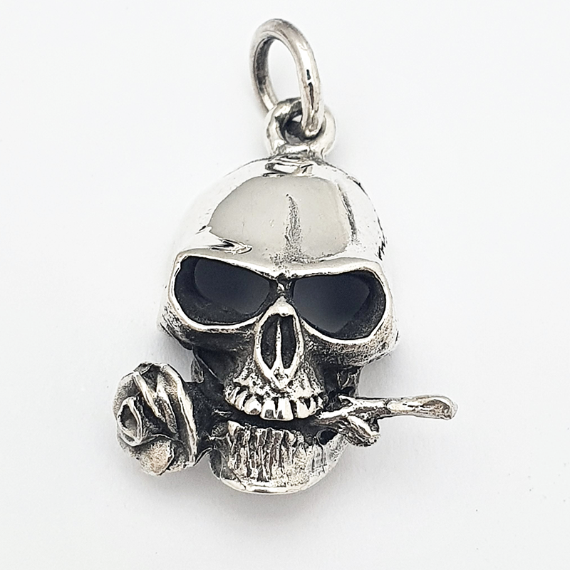 Skull pendant with rose