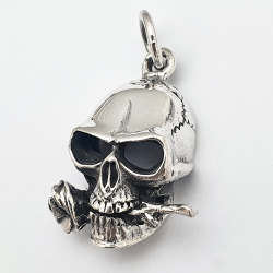 Skull pendant with rose